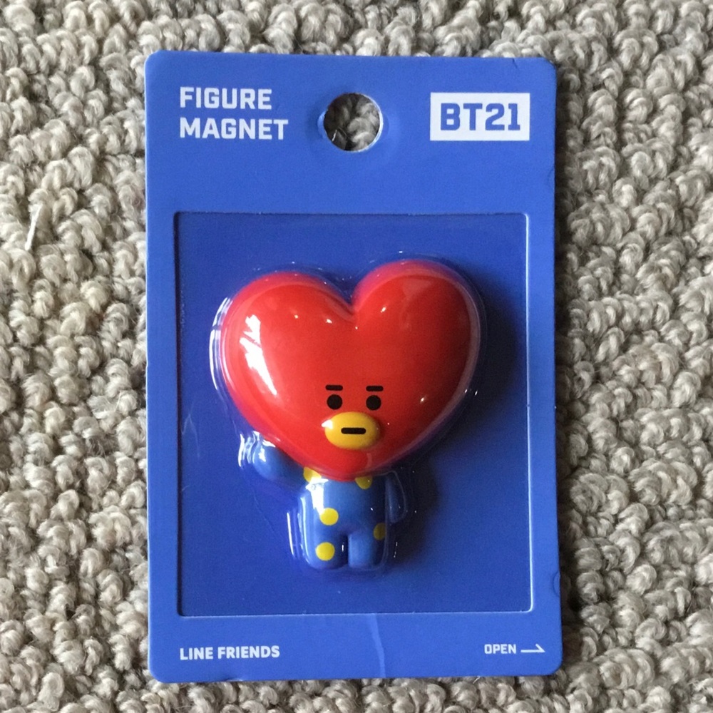 BT21 Official TATA Figure Magnet